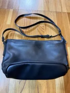 ブラック ショルダーバッグ