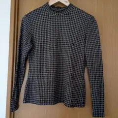 長袖ハイネックチェック柄トップス