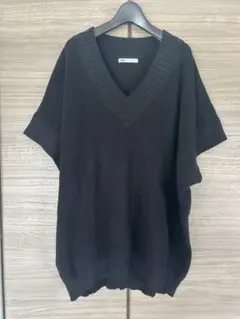 ぱ*る様 ZARA ブラック Vネック ベストのサムネイル
