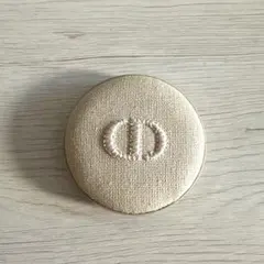 Dior ノベルティ折りたたみミラー ベージュ刺繍ロゴ