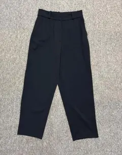 未使用　H&M　クロップド黒パンツ