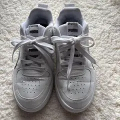 PUMA スニーカー　白　23センチ　ユニセックス　レディース　お子様にも