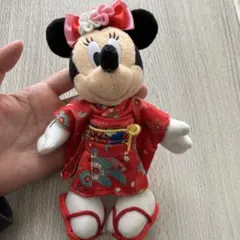 ディズニー　ミニーマウス 2013年お正月ぬいぐるみバッジ