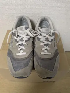 New Balance 997H グレー スニーカーのサムネイル