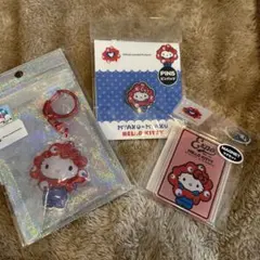 ハローキティ ミャクミャクキーホルダー・ピンバッジセット