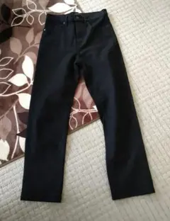 スリムストレートハイライズジーンズ
