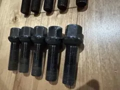 VW／AUDIブラックホイールボルト 13R 14x1．5 首下 