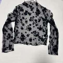 ブラックシースルートップス 花柄刺繍