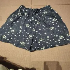 花柄ネイビーショートパンツ 120