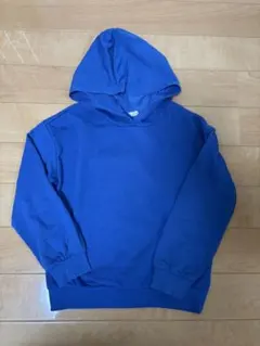 青色パーカー バックプリント