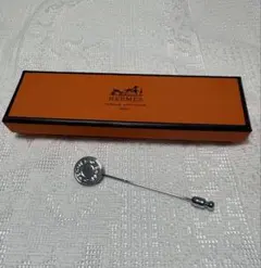 HERMES エルメス セリエ　ピンブローチ シルバーカラーのサムネイル