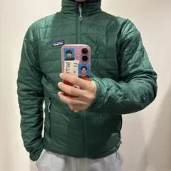 Patagonia 緑色 パフジャケット