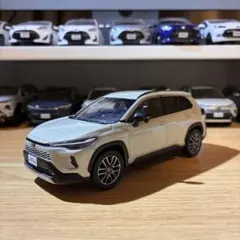 トヨタ 新型 RAV4 Zハイブリッド ミニカー 1/30 カラーサンプル - メルカリ