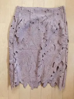 GU ジーユー　花柄レーススカート