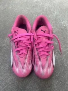 PUMA（プーマ）ULTRAシリーズ　サッカースパイク　21センチ　ピンク