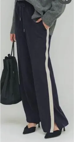 美品　コカ　スリット入り　ラインパンツ