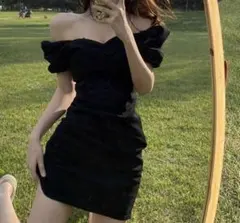 オフショルダー 黒 ミニワンピース