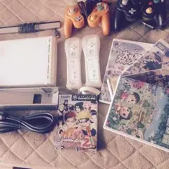 【Wii本体＋ソフト5本！！！】～送料無料～