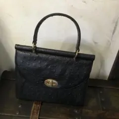 美品　レディース　ハンドバッグ　ブラック　オーストリッチ型　持ちやすいデザイン