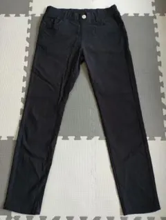 150cm 黒 スリムフィットパンツ