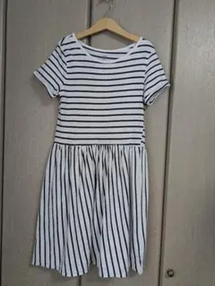 H&M ボーダー 半袖ワンピース 134/140のサムネイル
