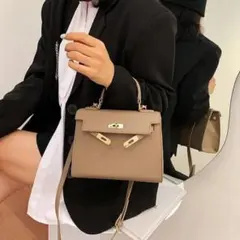 レディース エレガント　ハンドバッグ ショルダーバッグ フラップ付き ベージュ