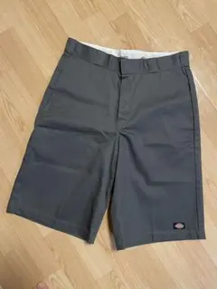 【美品】Dickies ルーズフィット ハーフパンツ 42283 USA規格のサムネイル