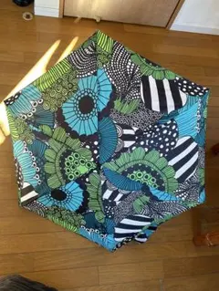 驚き価格　マリメッコ Marimekko 折りたたみ傘 雨傘のサムネイル