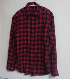 ユニクロ　メンズ赤と黒のチェック柄長袖ネルシャツ