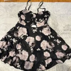花柄フリルワンピース 黒とピンク　水着