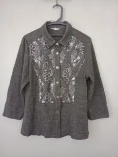 カーディガン　刺繍　ボタン　レディース　襟付き