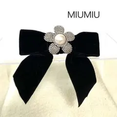 MIUMIUヘアアクセサリー　バレッタ　ラインストーン　ベロアリボン　美品
