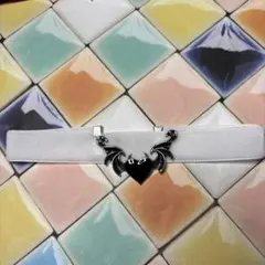 ゴシック風ハートと翼のベロアチョーカー