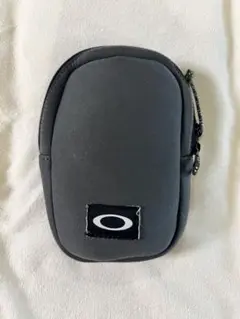OAKLEY マルチポーチ カラビナ付き グレーのサムネイル
