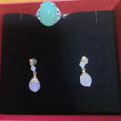 グリーン石リングとオーロラピアスセット