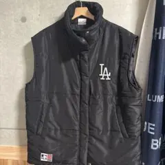 LAロゴ刺繍 ブラックダウンベスト