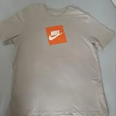 Nike ベージュTシャツ