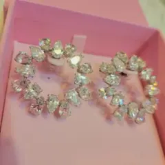 SwarovskiのMilleniaペアカットクリスタルフープピアス