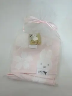 【新品未使用】ミッフィーのピンクのタオルハンカチ