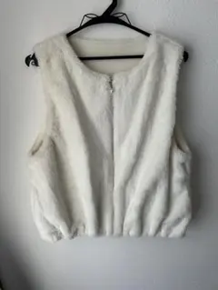 パール付きフェイクファーフードベスト