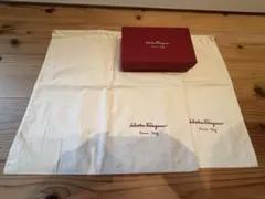 【Salvatore Ferragamo 】シューズ保存袋２枚☆空箱☆セット☆のサムネイル