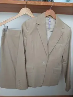 オフオンofuon ベージュスーツジャケットサイズ40/Ｌスカートサイズ38/М