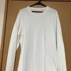 ユニクロホワイト 長袖Tシャツ XLサイズ