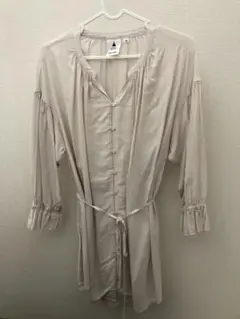 【最終SALE！】niko and ... ベージュ七分袖シャツ　Mサイズ