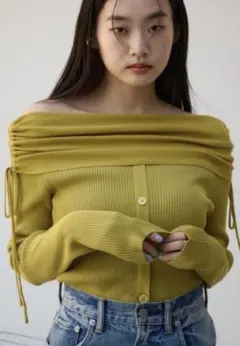 AZUL BY MOUSSY ギャザーオフショルダーニットトップス