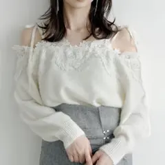 SNIDEL レーストリミングオフショルプルオーバー　アイボリー