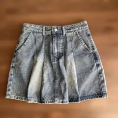 シーン　デニムスカート