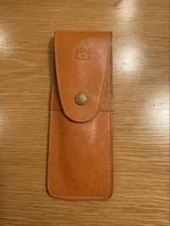 イルビゾンテ　レザー製ブラウンペンケース　スナップボタン付き