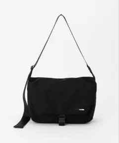 ブラック メッセンジャーバッグ