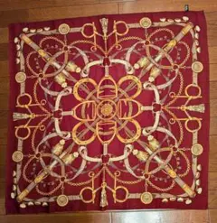 未使用 ウール100% スカーフ ワインレッド 金色の柄